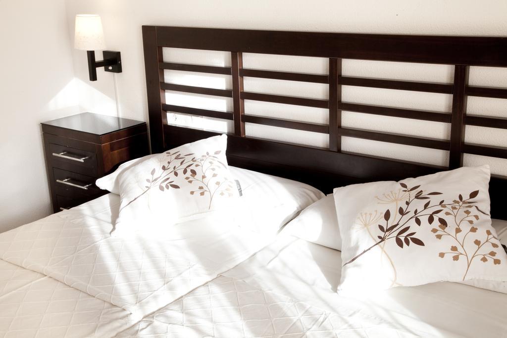 Apartamentos Carolina Торемолинос Стая снимка